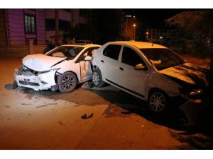 Elazığ'da iki otomobilin çarpıştığı kazada 6 kişi yaralandı
