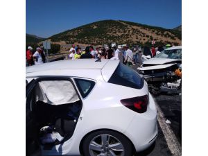 Bingöl'de iki otomobil çarpıştı: 2 ölü, 5 yaralı