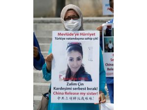 İstanbul'da yaşayan Uygur Türkleri Çin'i protesto etti