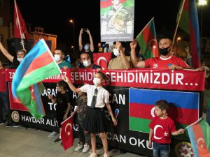 Küçükçekmece'de "Can Azerbaycan'a Destek" mitingi