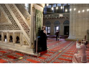 Selimiye Camisi'ne bayramda ziyaretçi ilgisi