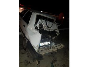 Mersin'de otomobil bariyerlere çarptı: 3 yaralı