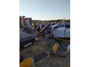 Karabük'te çarpışan iki otomobildeki biri polis 3 kişi yaralandı