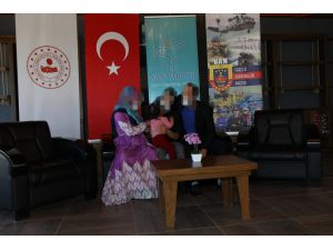 Van'da jandarmanın ikna ettiği PKK'lı terörist, güvenlik güçlerine teslim oldu