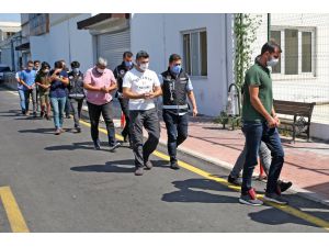 Adana merkezli FETÖ operasyonunda yakalanan 9 zanlıdan 2'si tutuklandı