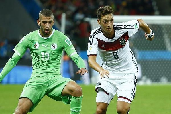 Cezayirli milli futbolcu Slimani Gazzeyi unutmadı