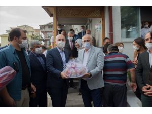 Bakan Karaismailoğlu AK Parti Kütahya İl Başkanlığı'nı ziyaret etti: