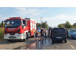 Tekirdağ'da minibüsle hafif ticari araç çarpıştı: 10 yaralı