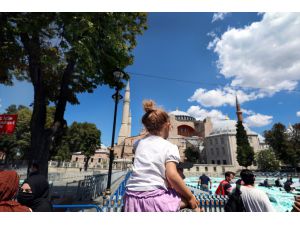 Ayasofya-i Kebir Cami-i Şerifi'ne ziyaretler devam ediyor