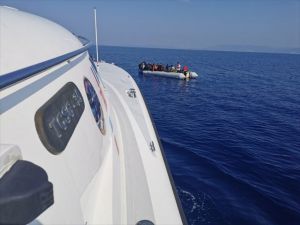 Aydın'da Türk kara sularına geri itilen 40 sığınmacı kurtarıldı