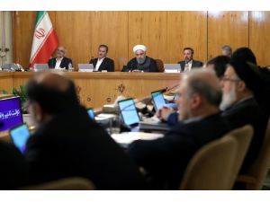 Ruhani'den "saygı çerçevesinde müzakereye hazırız" mesajı