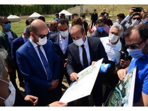 Dünya Etnospor Konfederasyonu Başkanı Erdoğan, Malazgirt Zaferi etkinliklerinin yapılacağı alanı ziyaret etti: