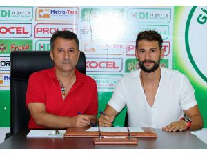 Giresunspor iç transferde Mehmet Taş'la sözleşme imzaladı