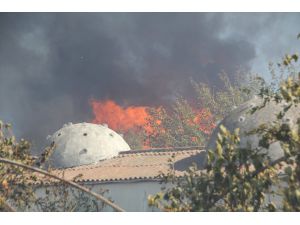 GÜNCELLEME - Antalya'da hamamda başlayan yangın kontrol altına alındı