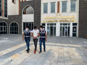 Ağrı'da sağlık çalışanını darbettiği iddia edilen kişi yakalandı