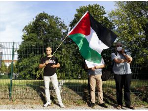 Almanya’da bir grup Filistinli, BAE-İsrail normalleşme anlaşmasını protesto etti