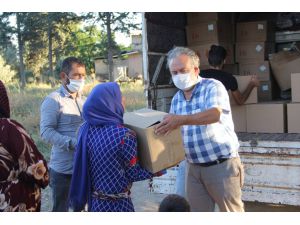 Hatay'da çadırlarda yaşayan tarım işçisi ailelere gıda yardımı