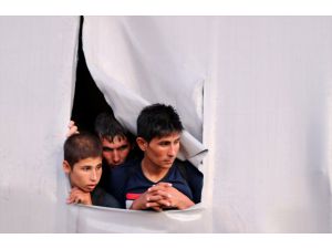 GÜNCELLEME - Samsun'da bir tırın dorsesinde 165 düzensiz göçmen yakalandı