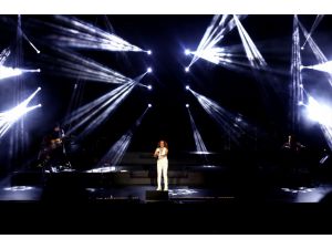 Sertab Erener Harbiye Açıkhava'da konser verdi