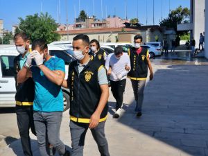 Adana'da telefonda dolandırıcılık yaptıkları iddiasıyla 2 zanlı tutuklandı