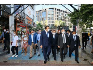 İzmir Valisi Köşger, Kovid-19 tedbirleriyle ilgili denetimlere katıldı