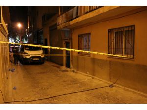 İzmir’de bir kadın vücudundaki cam kesileri nedeniyle evinde ölü bulundu