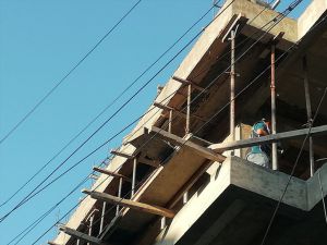 Kocaeli'de elektrik akımına kapılan inşaat işçisi öldü
