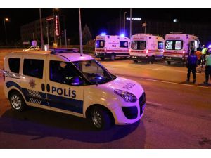 Karabük'te motosiklet ile otomobil çarpıştı: 3 yaralı