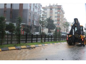 Trabzon'da sağanak hayatı olumsuz etkiledi