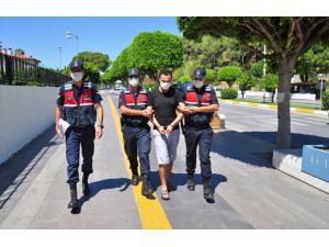 Antalya'da uyuşturucu operasyonlarında yakalanan 8 zanlı tutuklandı