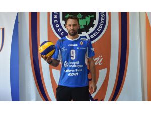 İnegöl Belediyespor Erkek Voleybol Takımı, Caner Dengin'i transfer etti