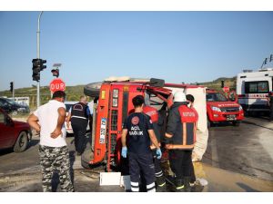 Mersin'de yumurta yüklü kamyonet devrildi: 2 yaralı