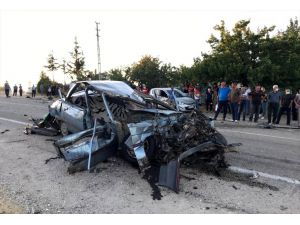 Aksaray'da otomobil ile çekici çarpıştı: 1 ölü, 1 yaralı