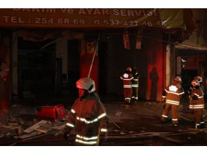 İzmir'de otomobil LPG bakım ayar servisinde patlama: 2 yaralı