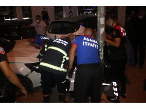 Adana'da kaldırımda yürürken otomobil çarpan çift ağır yaralandı