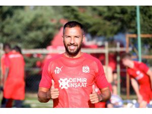 Sivassporlu futbolcu Yasin Öztekin: "Kendimi gerçekten çok iyi hissediyorum"