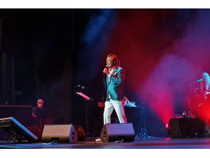 Erol Evgin Harbiye Açıkhava'da konser verdi