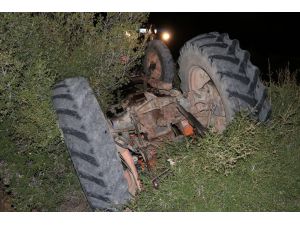 Burdur'da devrilen traktörün altında kalan sürücü hayatını kaybetti