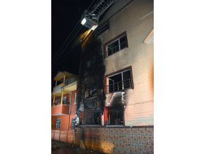 Sakarya'da 4 katlı binada çıkan yangın söndürüldü