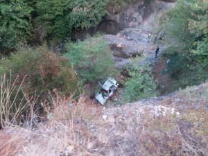 Zonguldak'ta şarampole devrilen otomobilin sürücüsü öldü
