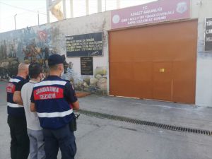 İzmir'de firari FETÖ hükümlüsü yakalandı