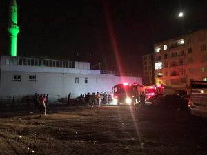 Şanlıurfa'da iki otomobil yandı
