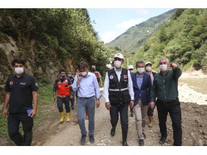 Çevre ve Şehircilik Bakanı Kurum, Giresun'da selin hasara yol açtığı üç ilçede incelemede bulundu