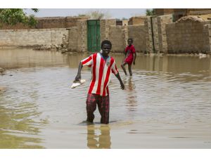 Sudan’da Nil Nehri'nde suların yükselmesi sonucu yüzlerce ev yıkıldı