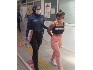 GÜNCELLEME - Sahte çipli kimlik kartıyla dolandırıcılık yaptığı öne sürülen kadın serbest bırakıldı