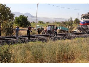 Kayseri'de lokomotifin çarptığı iki çocuktan biri öldü, diğeri yaralandı
