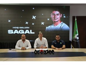 Denizlispor'un yeni transferi Sagal, sözleşmeye imza attı