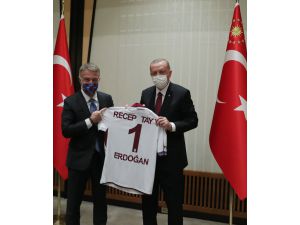 Cumhurbaşkanı Erdoğan, Trabzonspor Futbol Kulübü heyetini kabul etti