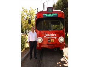 Konya'da sadece bisikletliler için tasarlanan tramvay yolculuğa başladı