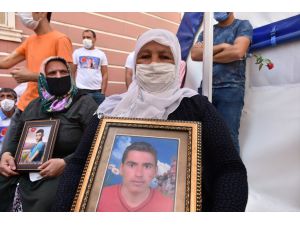 HDP önündeki eylemin 1. yılında bir aile daha evlat nöbetine başladı